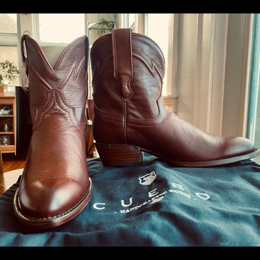 BRAND NEW CUERO WOMEN’s leather BOOTS - The Belle - Size 6.5 - Color Cherry